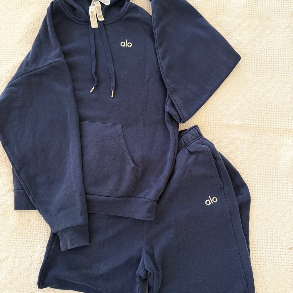 ALO Yoga accokade Navy Blue Pantsuit set - Picture 2 of 4